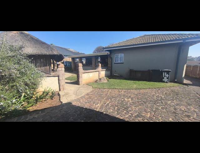 4 BEDROOM HOUSE FOR SALE IN LINDHAVEN